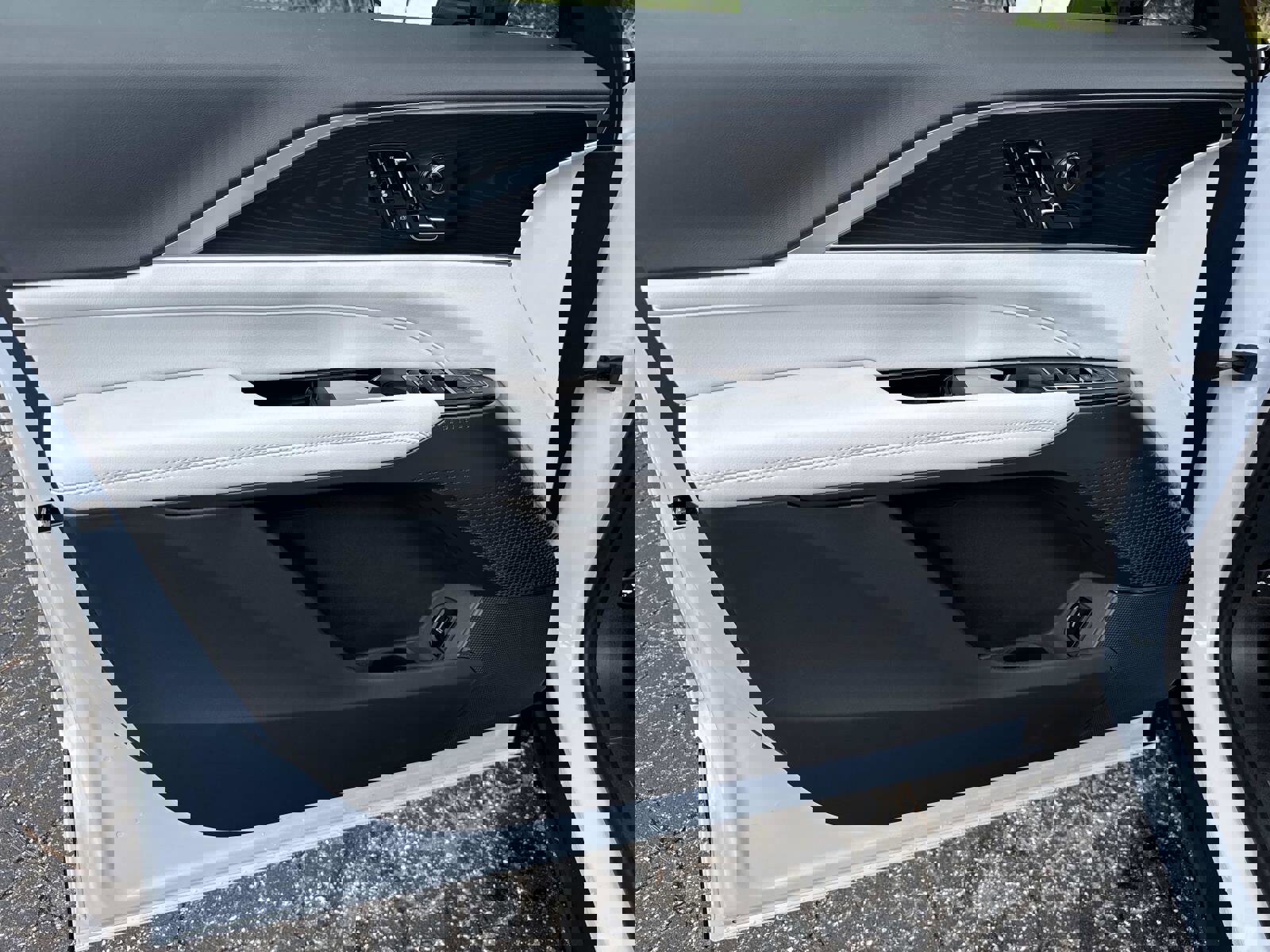 New 2026 Cadillac Lyriq Luxury image 18