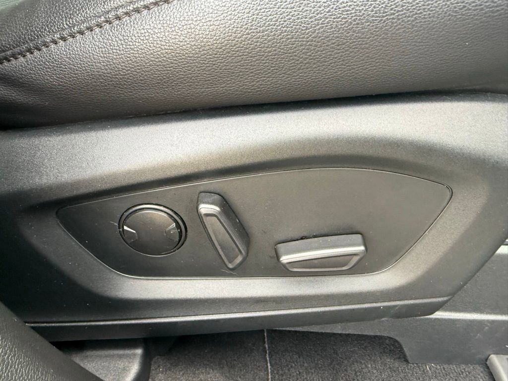 Used 2023 Ford Explorer Limited w/ Limited Technology Package image 35