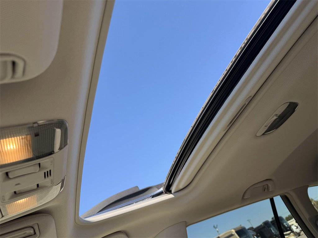 Used 2014 Subaru Outback 3.6R Limited image 23