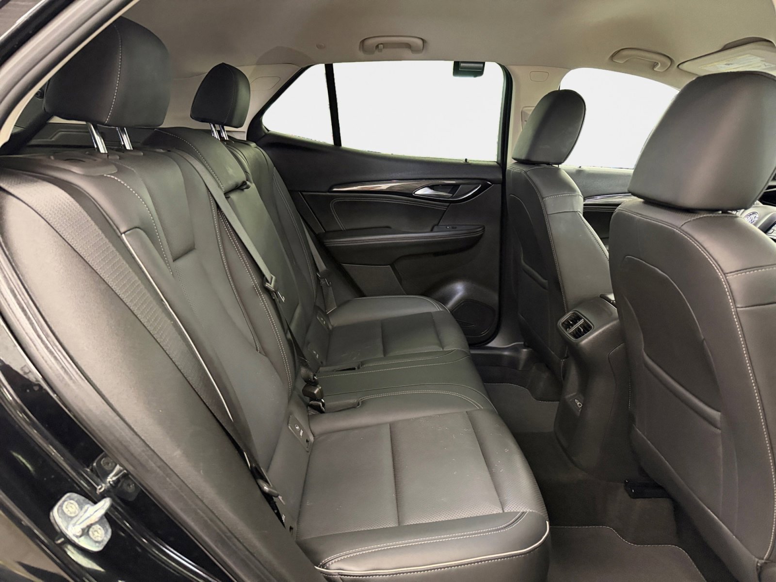 Used 2023 Buick Envision Essence AWD/4WD image 11