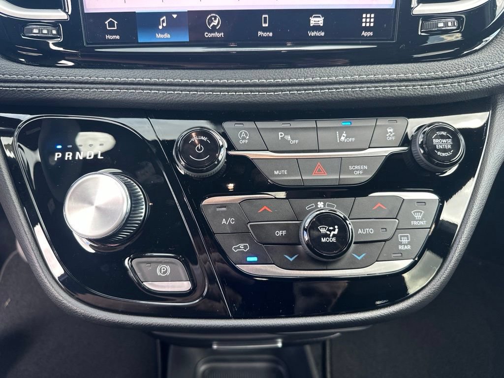 New 2027 Chrysler Pacifica Select AWD/4WD image 18