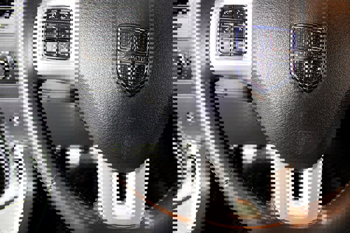 Used 2012 Dodge Challenger R/T image 22