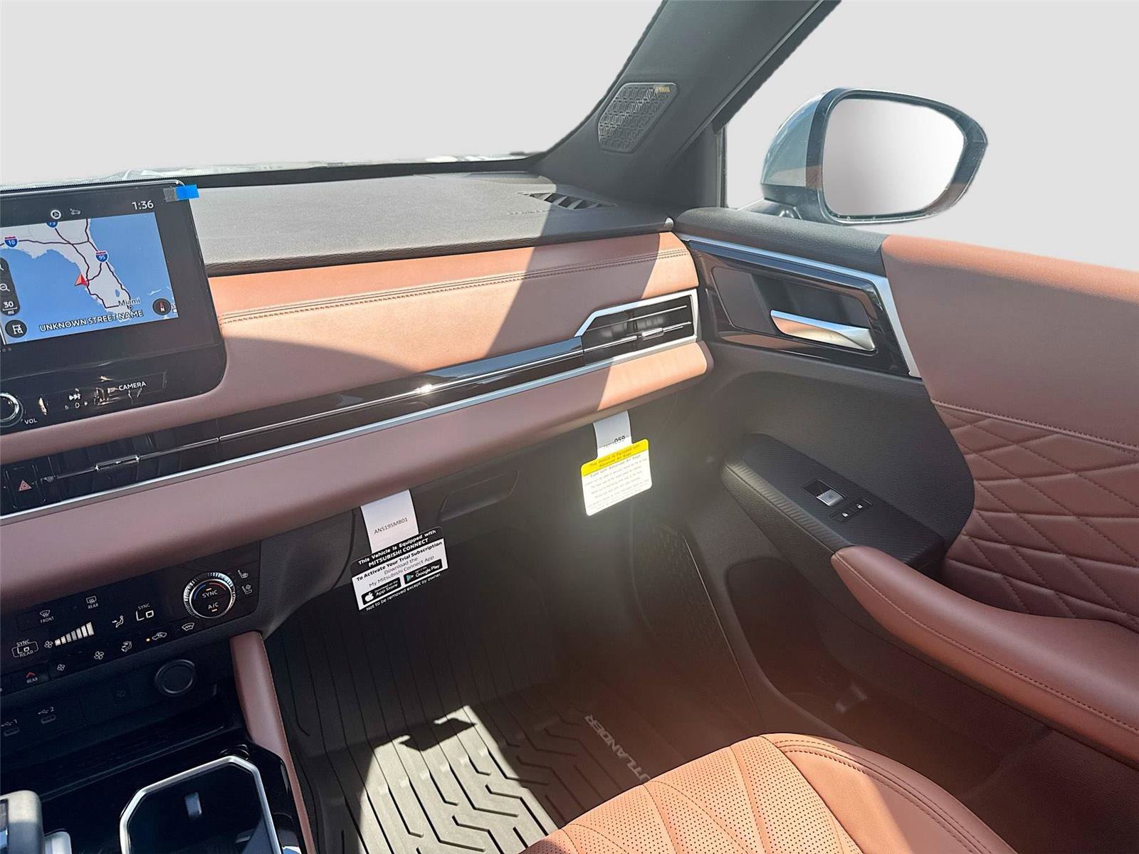 New 2025 Mitsubishi Outlander SEL image 24