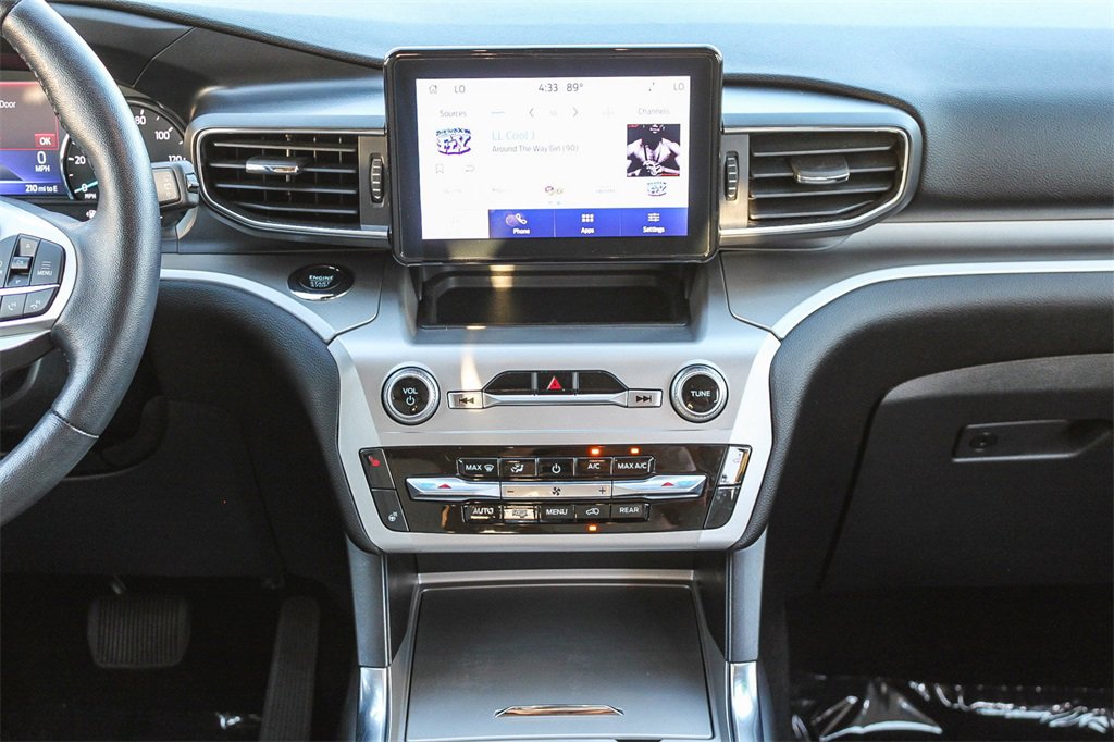 Used 2022 Ford Explorer XLT w/ Equipment Group 202A image 17