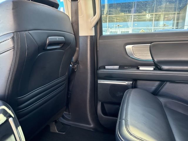 Used 2025 Ford Expedition Platinum image 18