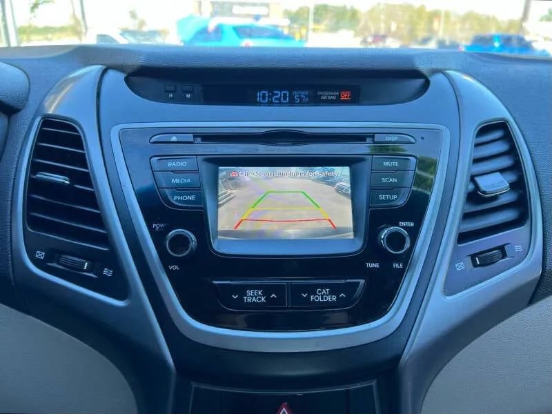 Used 2014 Hyundai Elantra SE w/ Option Group 02 FWD image 19