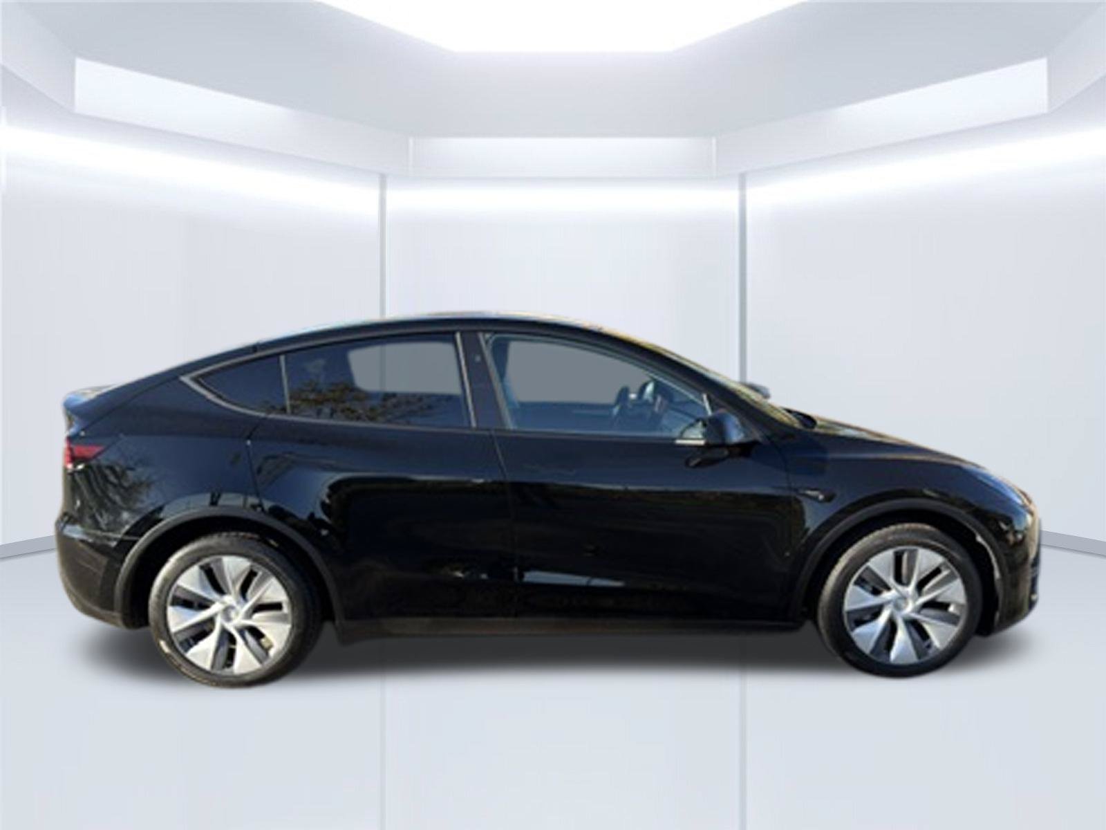 Used 2023 Tesla Model Y Long Range AWD/4WD image 8