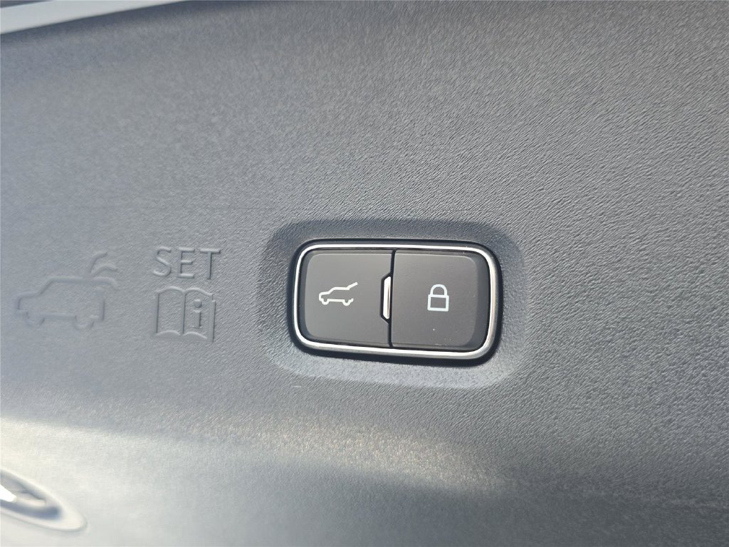 New 2027 Lincoln Navigator Reserve RWD image 9
