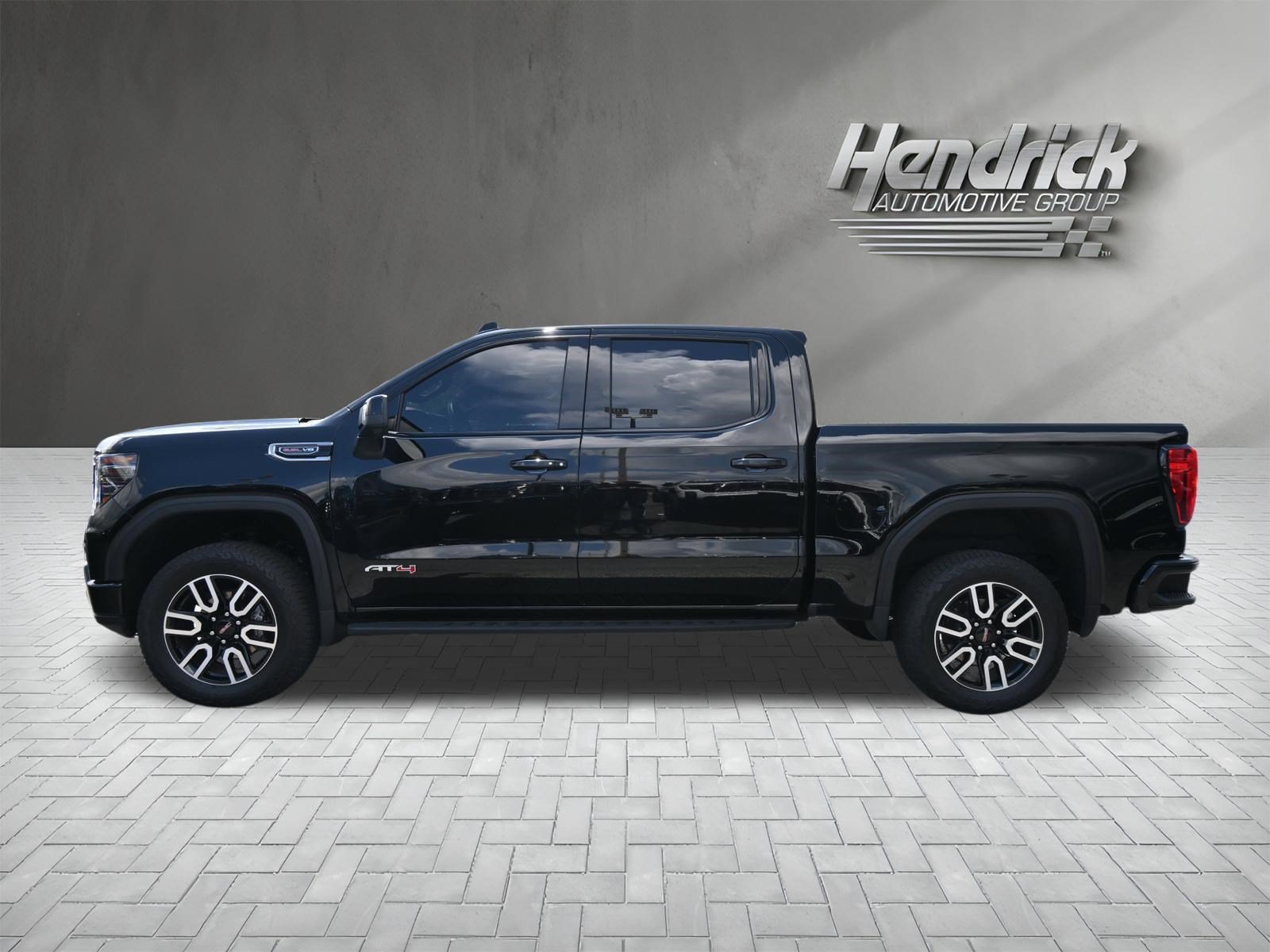 Used 2025 GMC Sierra 1500 AT4 w/ AT4 Premium Package AWD/4WD image 7