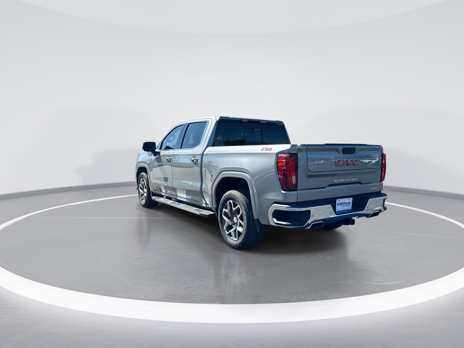 Used 2023 GMC Sierra 1500 SLT w/ SLT Premium Plus Package AWD/4WD image 7