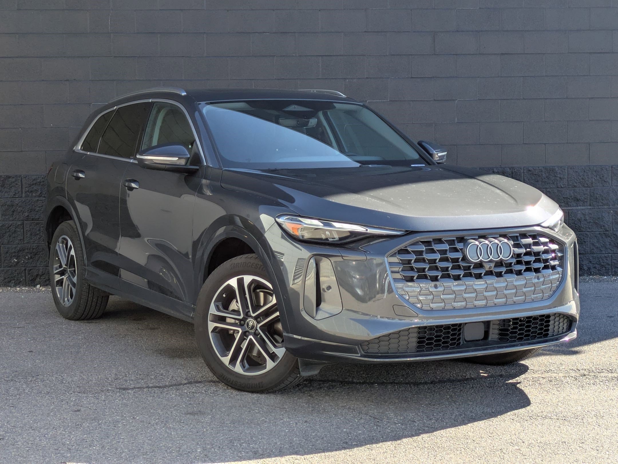 Certified 2025 Audi Q5 Premium w/ Convenience Package image 3