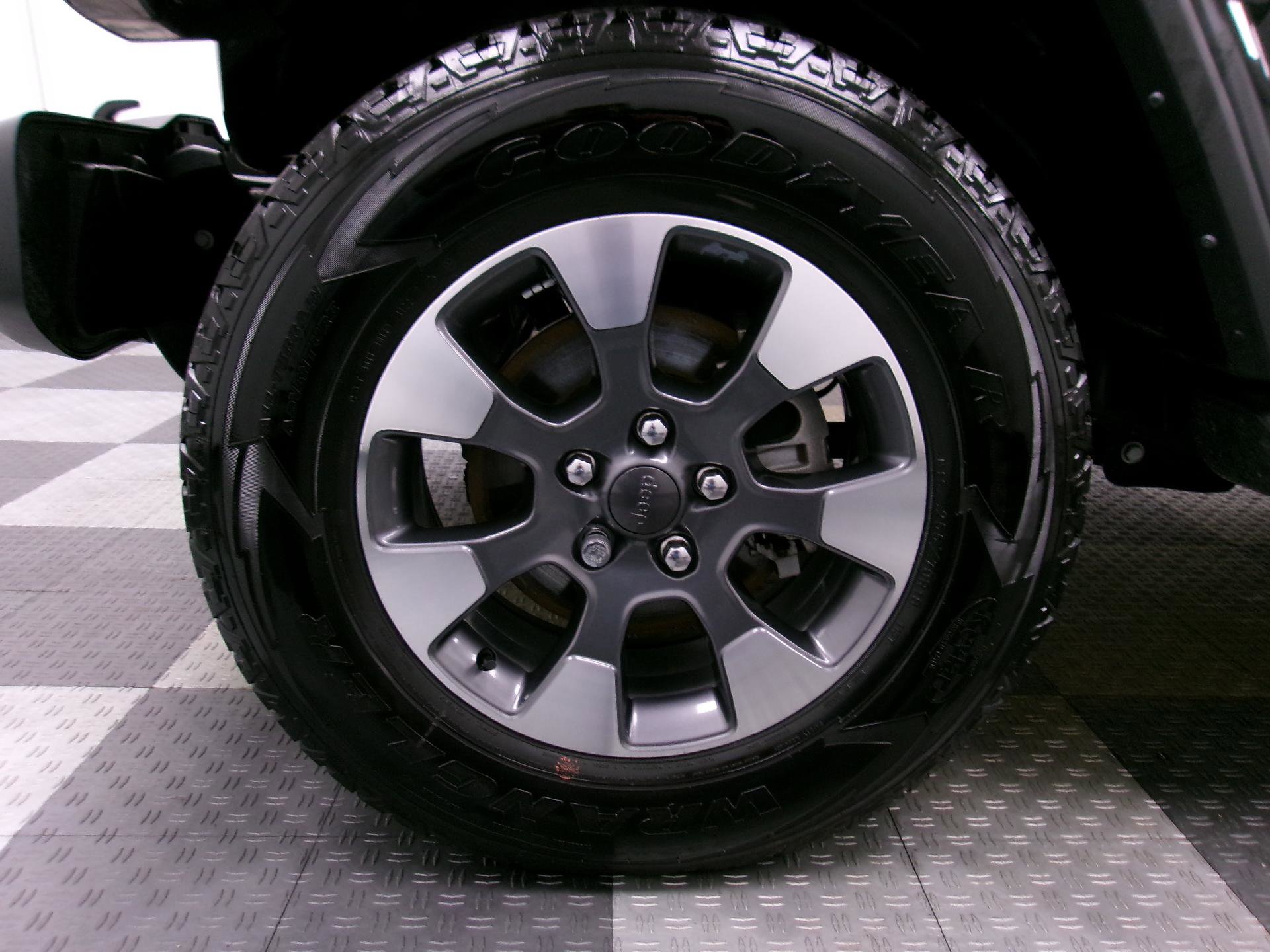 Used 2022 Jeep Wrangler Unlimited Sahara image 15