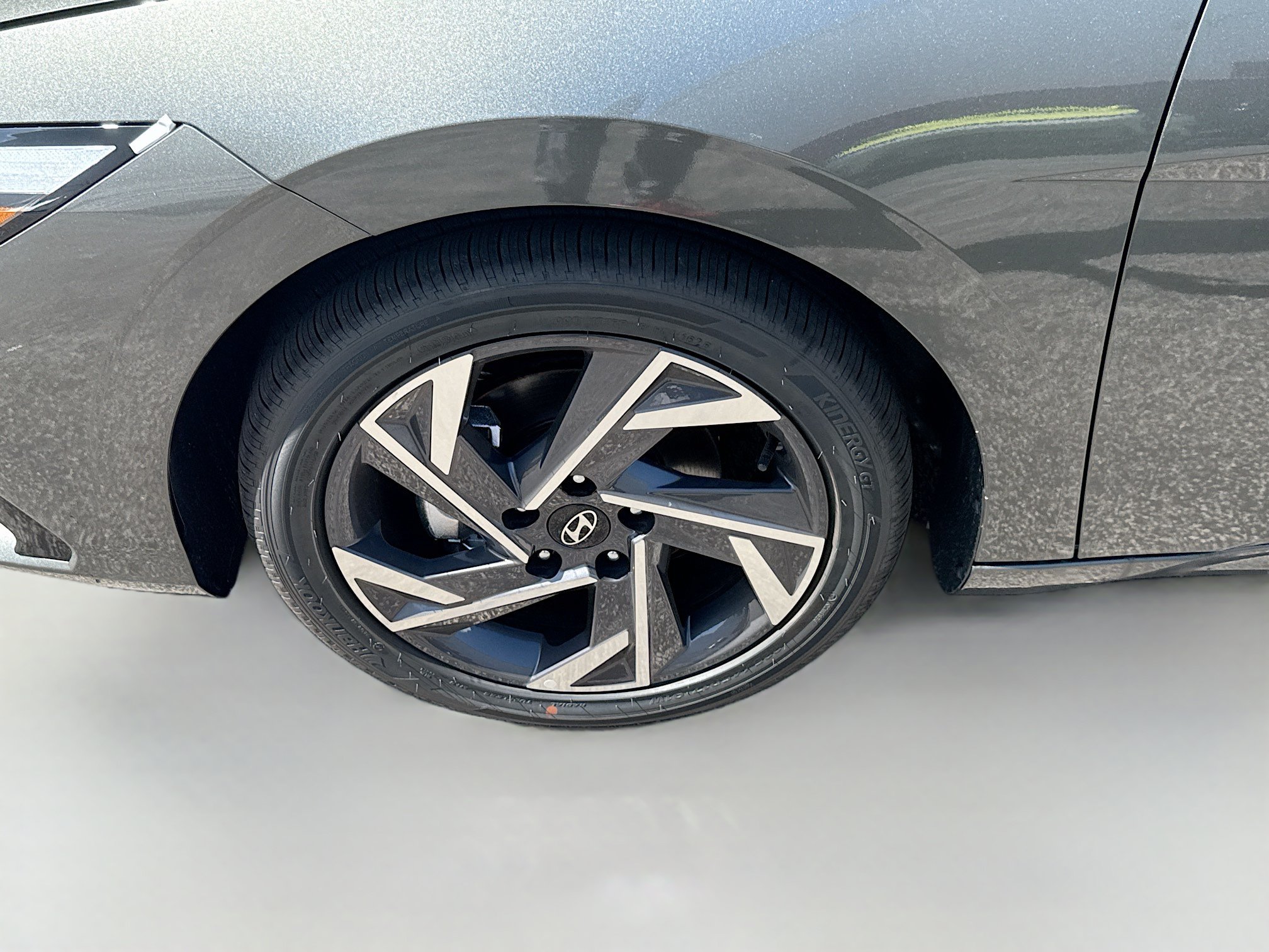 New 2026 Hyundai Elantra Limited FWD image 23