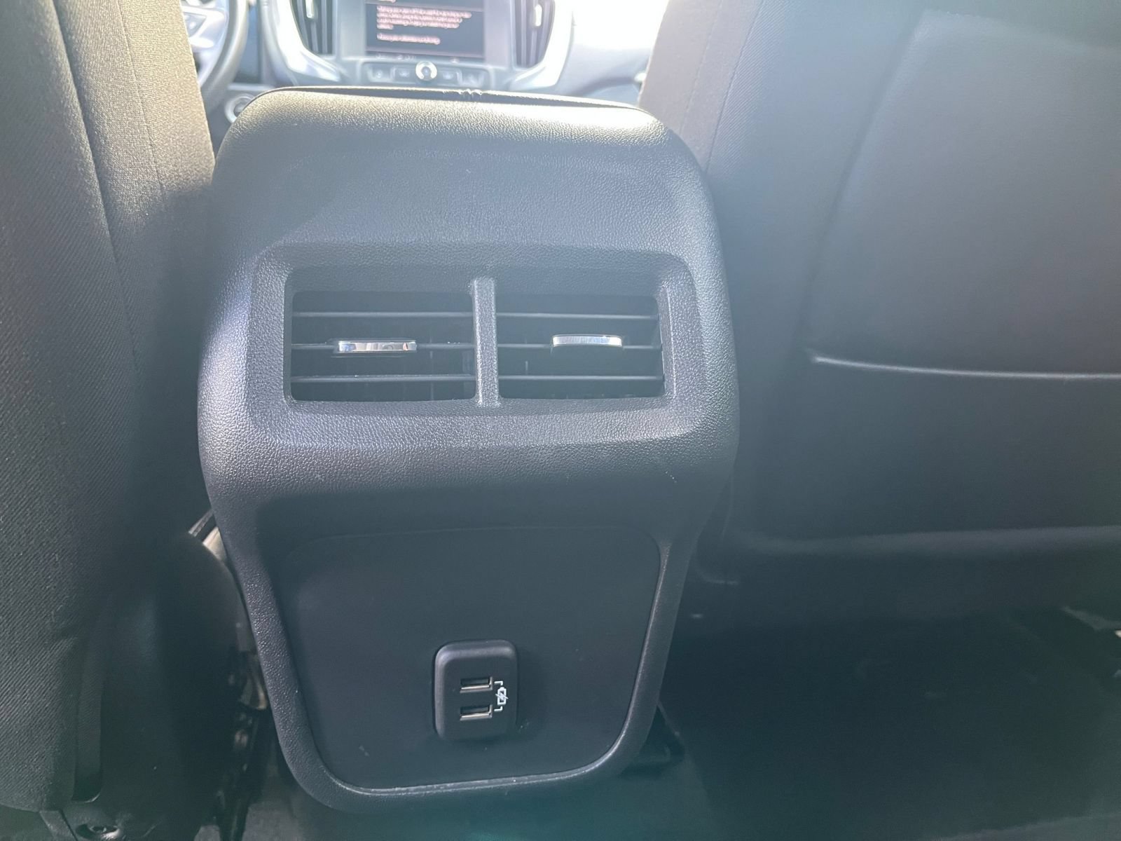 Used 2024 GMC Terrain SLE FWD image 19