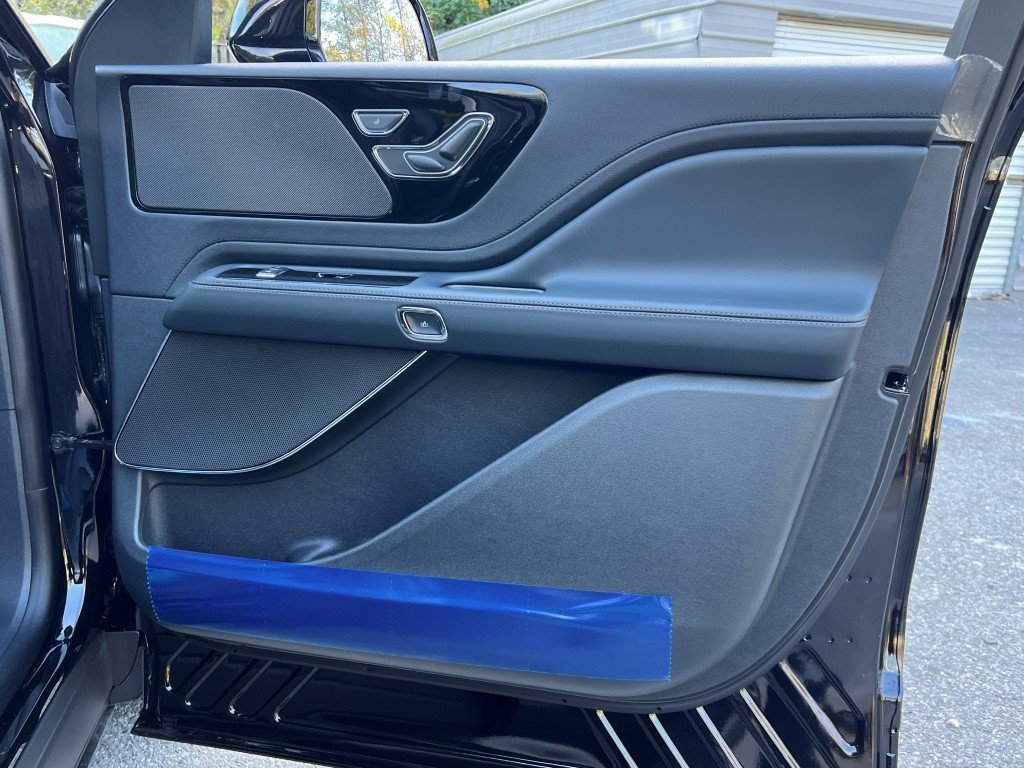 New 2026 Lincoln Aviator AWD image 7