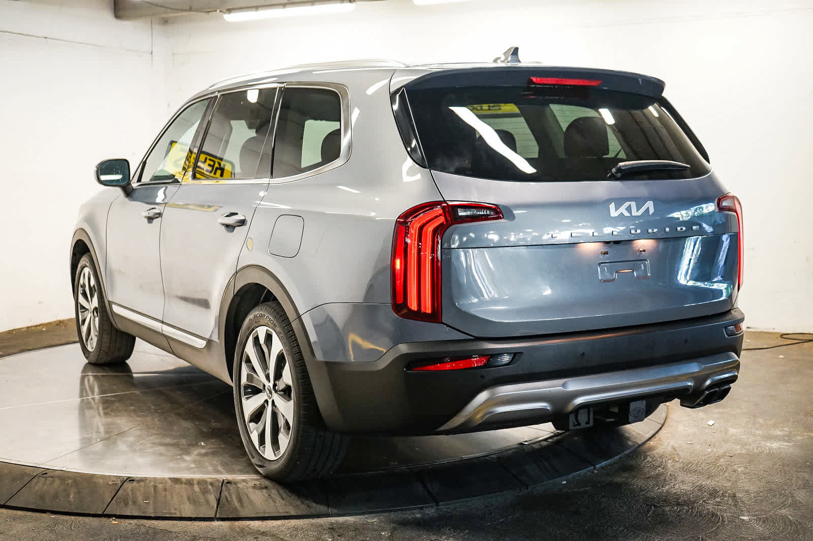 Used 2022 Kia Telluride EX w/ EX Premium Package FWD image 8