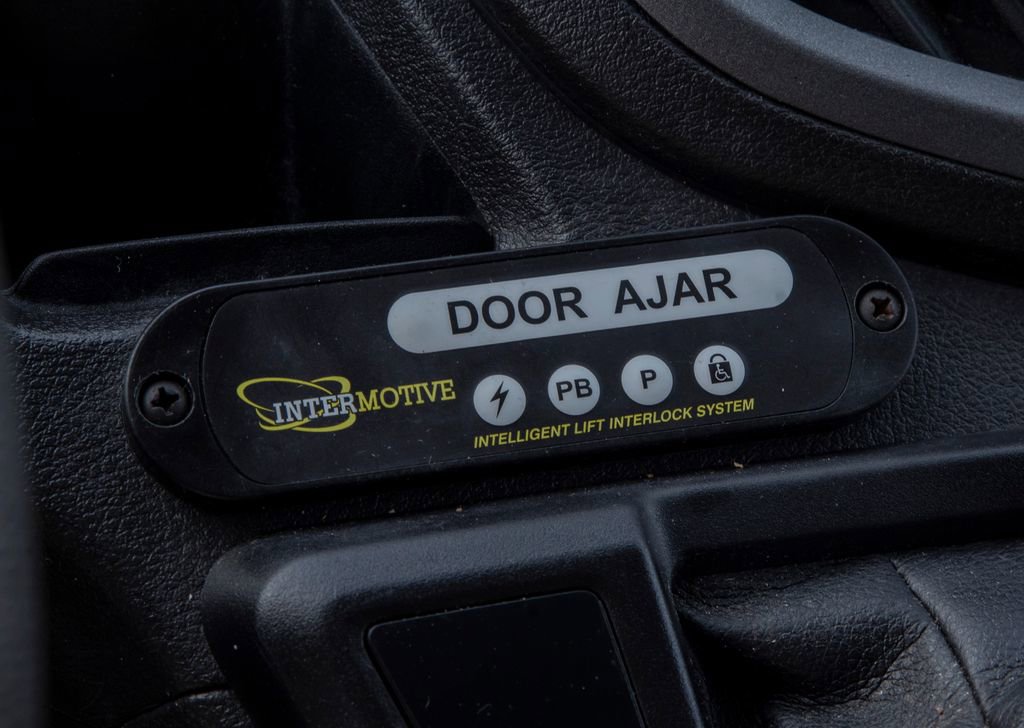 Used 2018 Ford Transit 150 XL image 23