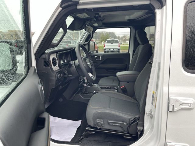 Used 2025 Jeep Wrangler Unlimited Sahara image 19