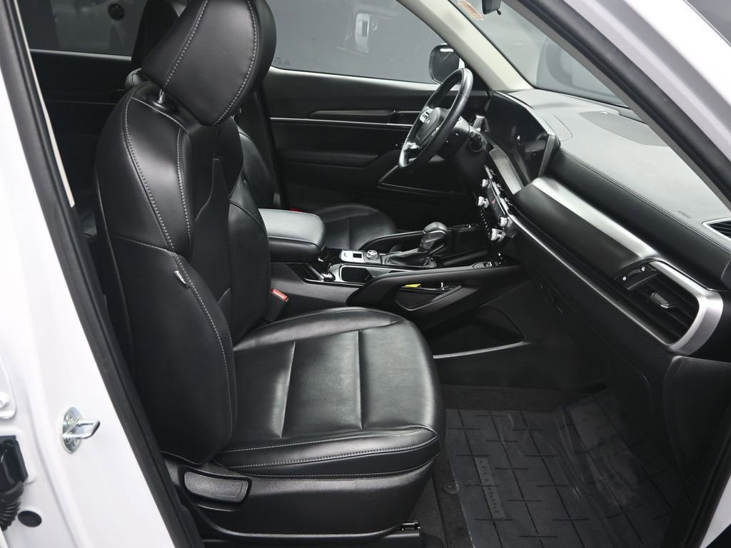 Certified 2024 Kia Telluride S w/ S Sunroof Package image 40