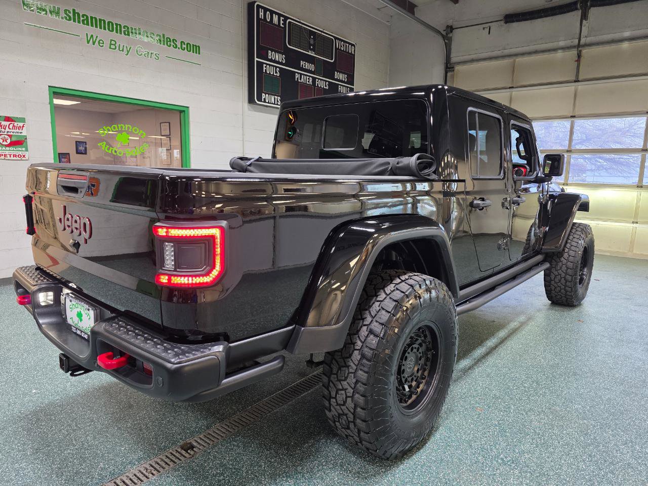 Used 2020 Jeep Gladiator Rubicon image 7