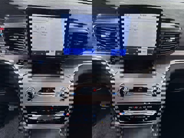 Used 2022 Ford Explorer XLT image 14