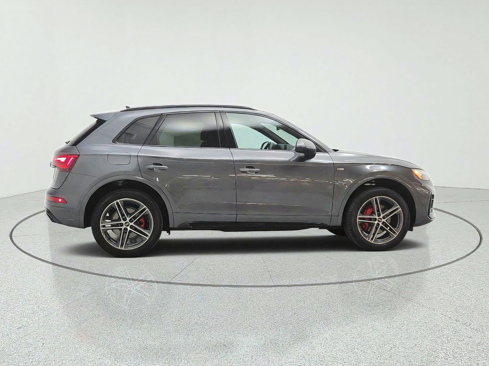 Used 2024 Audi Q5 e Premium Plus w/ Premium Plus Package AWD/4WD image 4