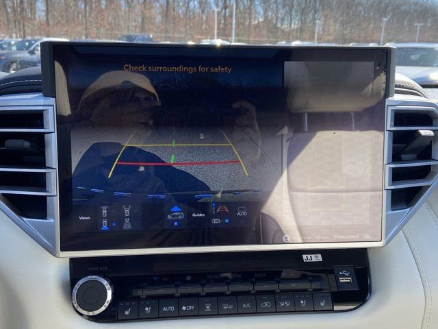 Used 2023 Toyota Sequoia Capstone AWD/4WD image 20