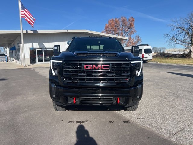 Used 2024 GMC Sierra 2500 AT4 w/ AT4 Preferred Package image 3