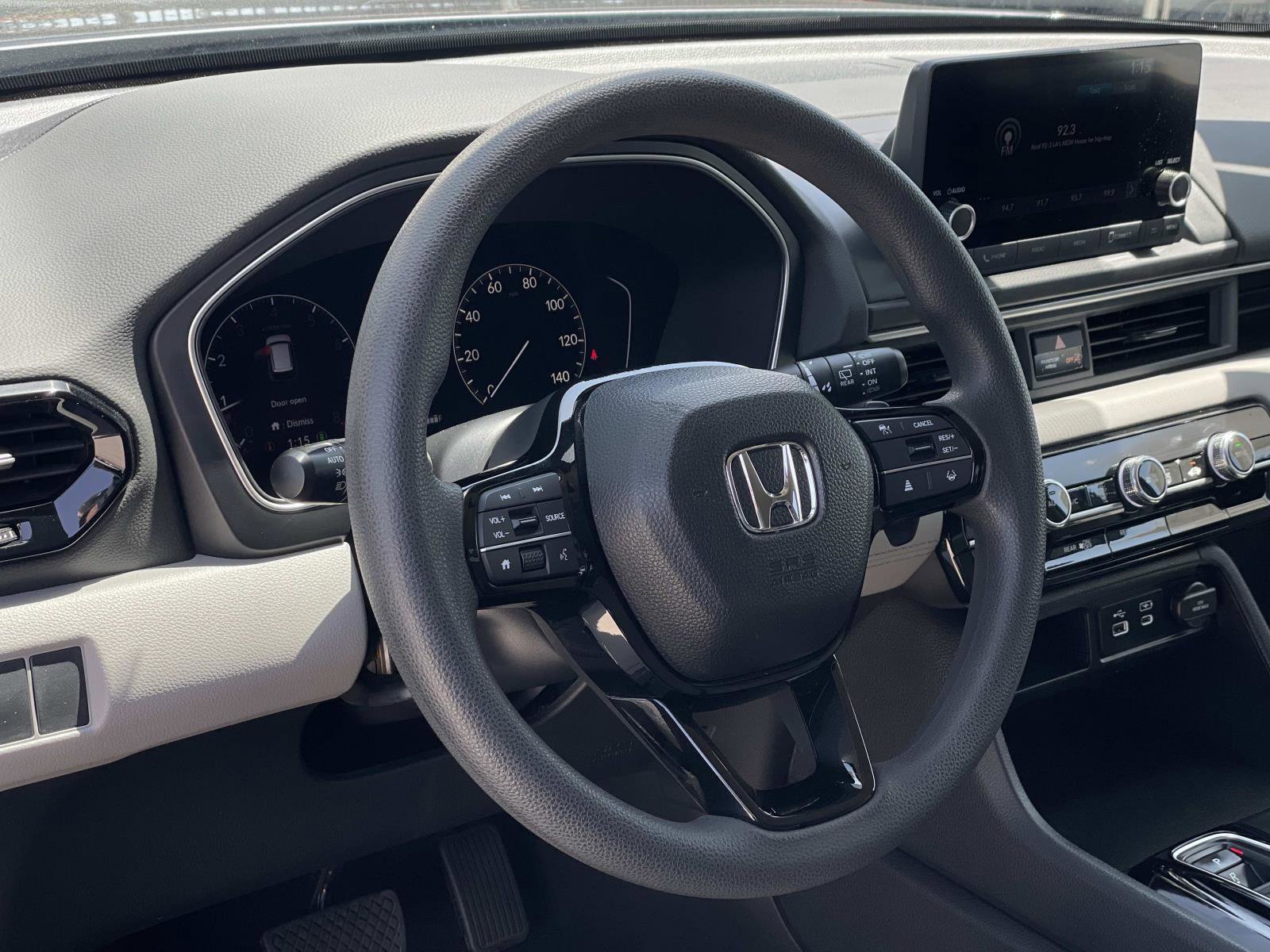 Certified 2024 Honda Pilot LX image 3