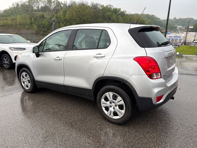 Used 2018 Chevrolet Trax LS FWD image 3