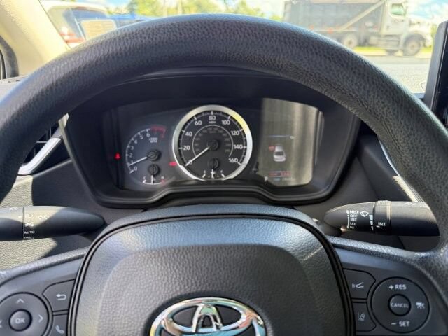 Used 2022 Toyota Corolla LE FWD image 18