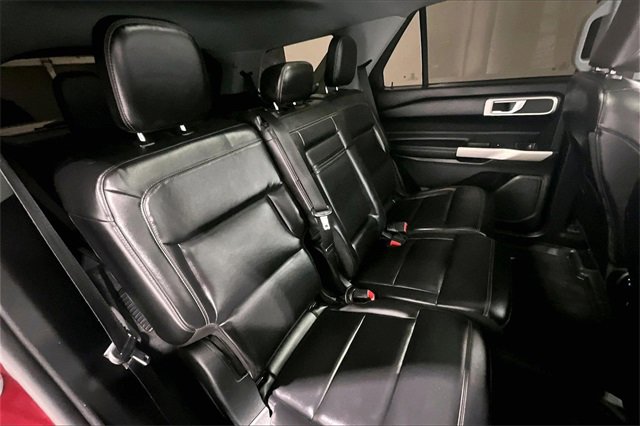 Used 2021 Ford Explorer XLT image 26