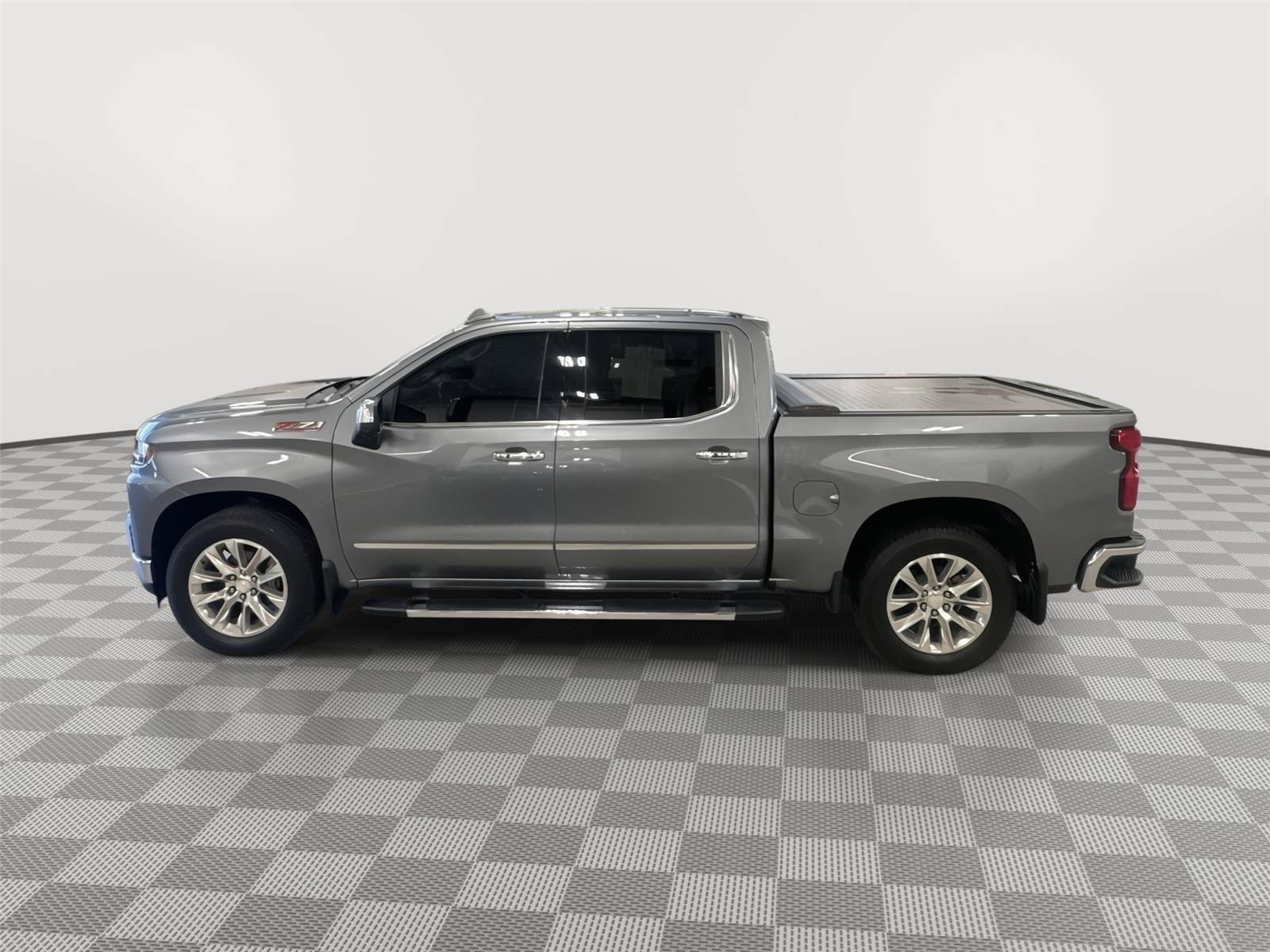 Used 2019 Chevrolet Silverado 1500 LTZ w/ LTZ Premium Package AWD/4WD image 6