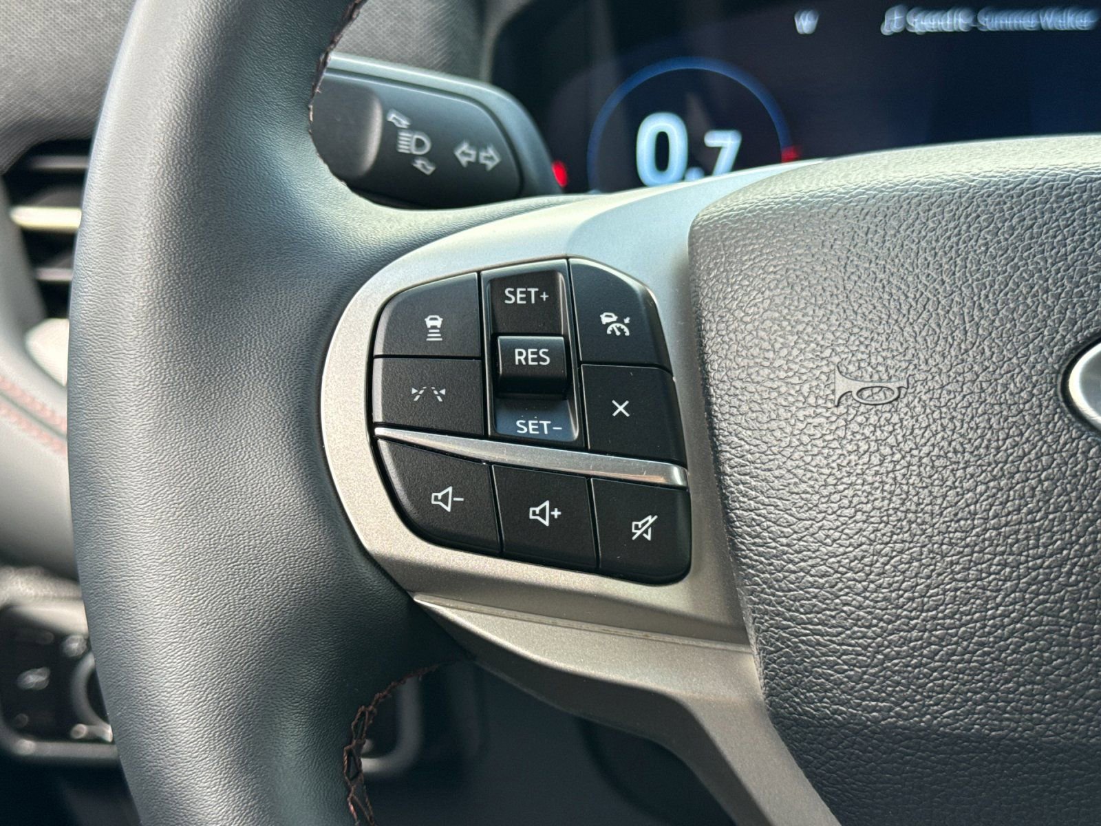 Used 2025 Ford Explorer Active w/ Active Comfort Package image 29