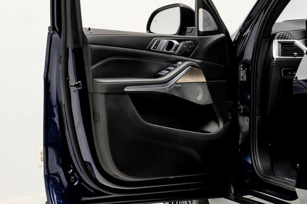 Used 2024 BMW ALPINA XB7 image 38