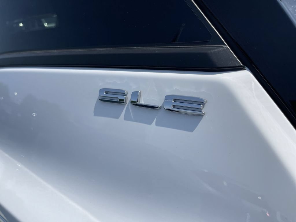 Used 2022 GMC Terrain SLE w/ Driver Convenience Package FWD image 7