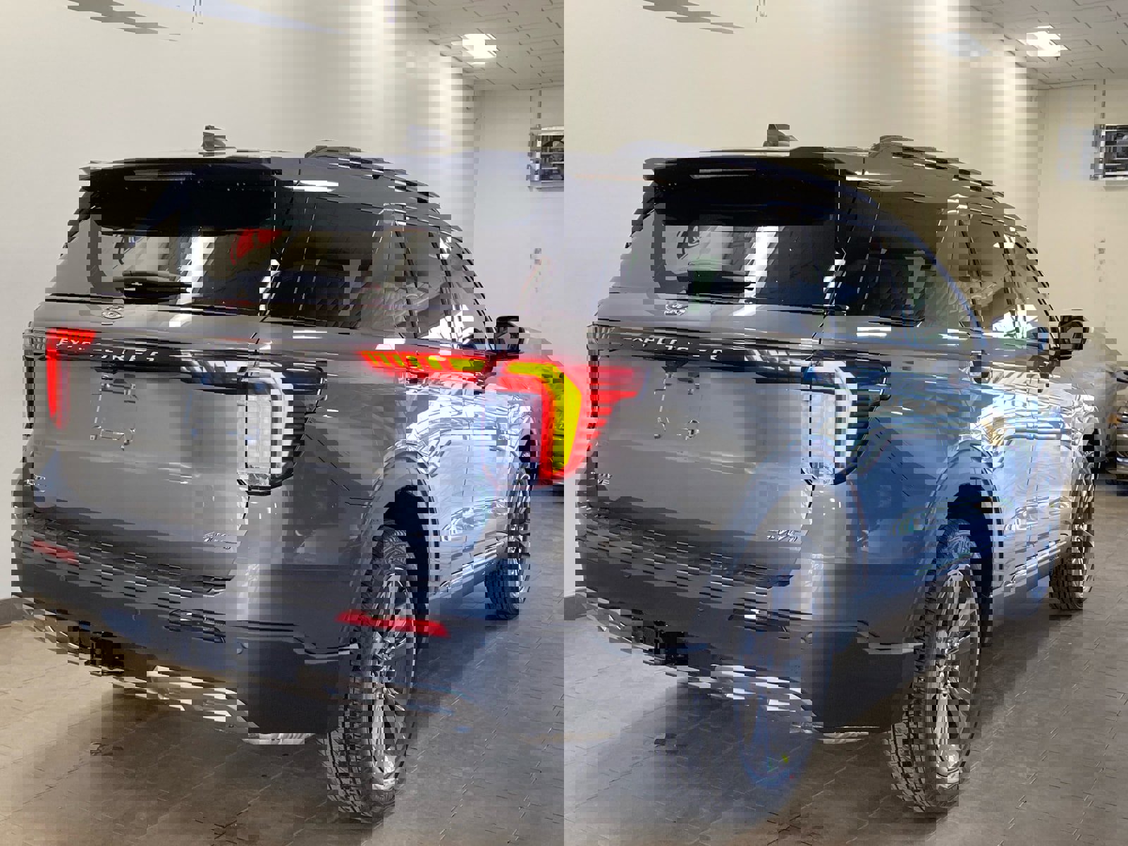 New 2026 Ford Explorer Active image 32