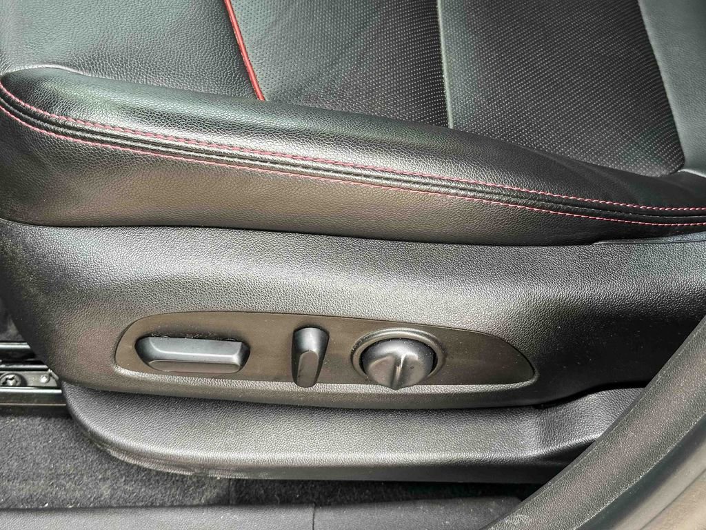 Certified 2022 Chevrolet Equinox RS w/ RS Leather Package image 15