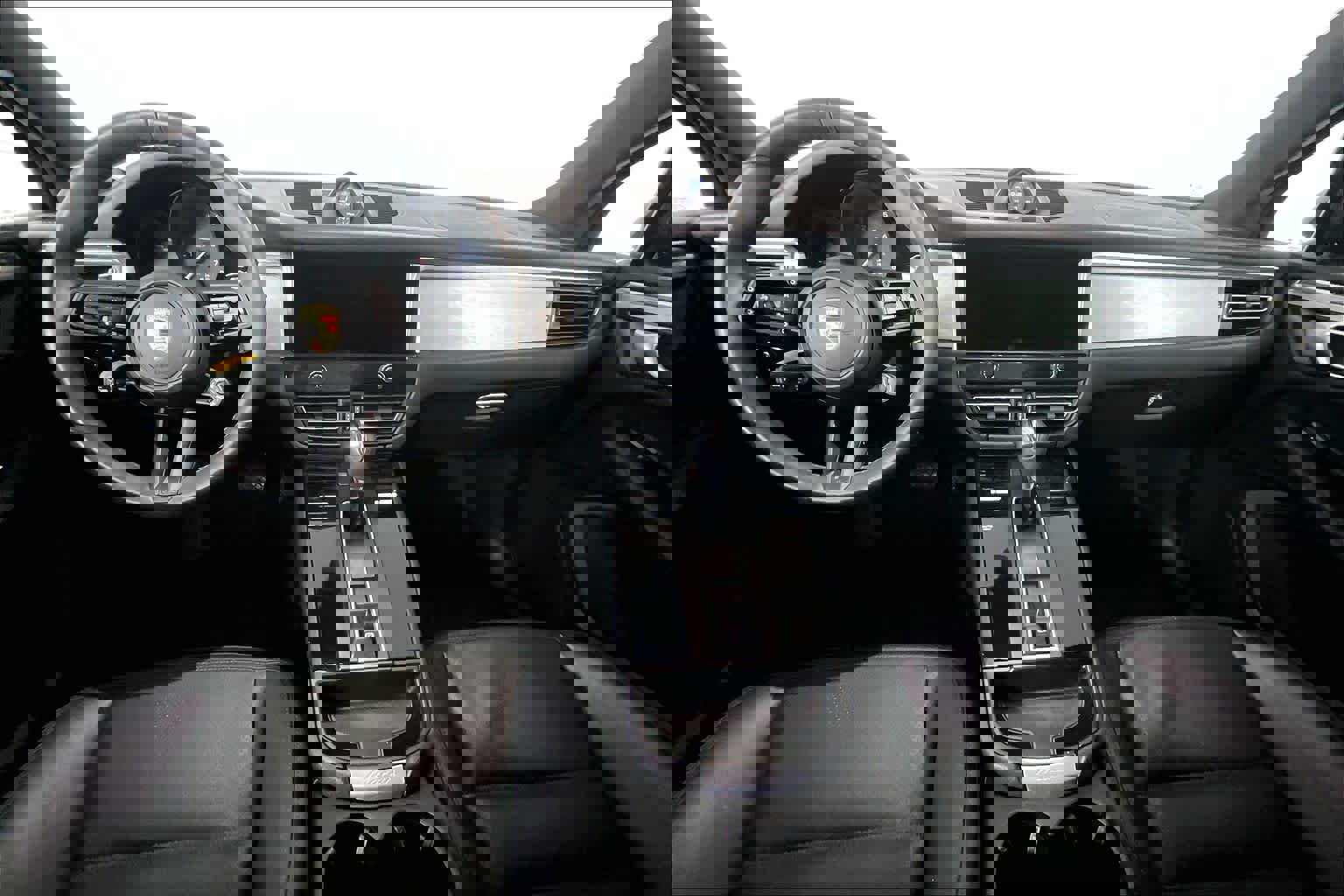 Used 2023 Porsche Macan Turbo image 14