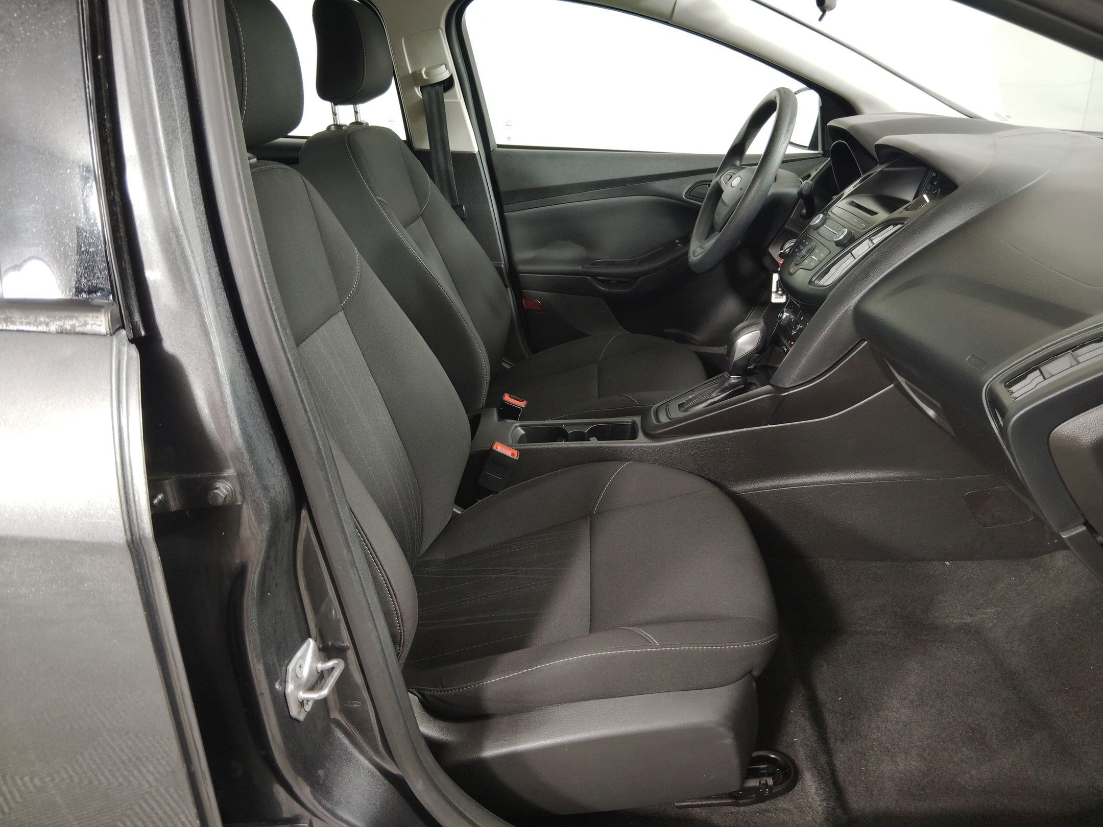 Used 2017 Ford Focus S image 28