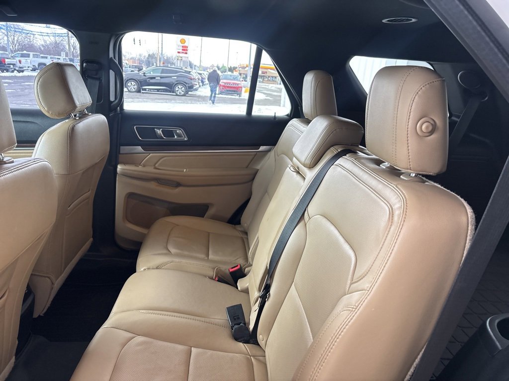 Used 2017 Ford Explorer Limited image 23