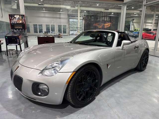 Used 2009 Pontiac Solstice GXP w/ Premium Package RWD image 22