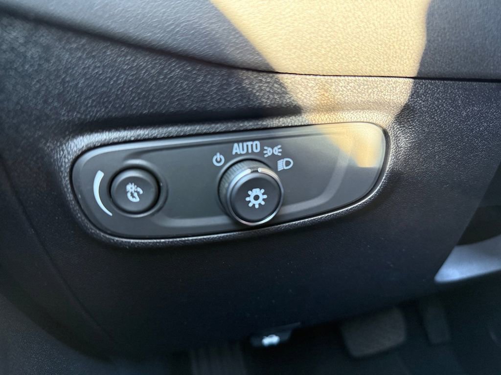 Used 2019 Chevrolet Equinox LT image 22