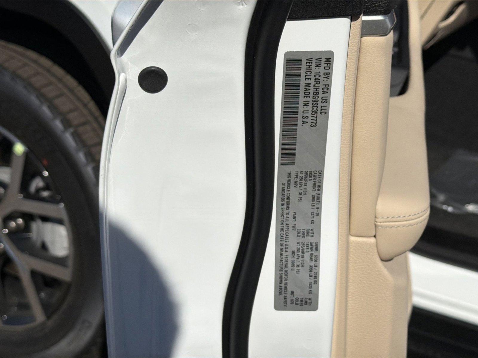 New 2025 Jeep Grand Cherokee Limited w/ Luxury Tech Group II image 29