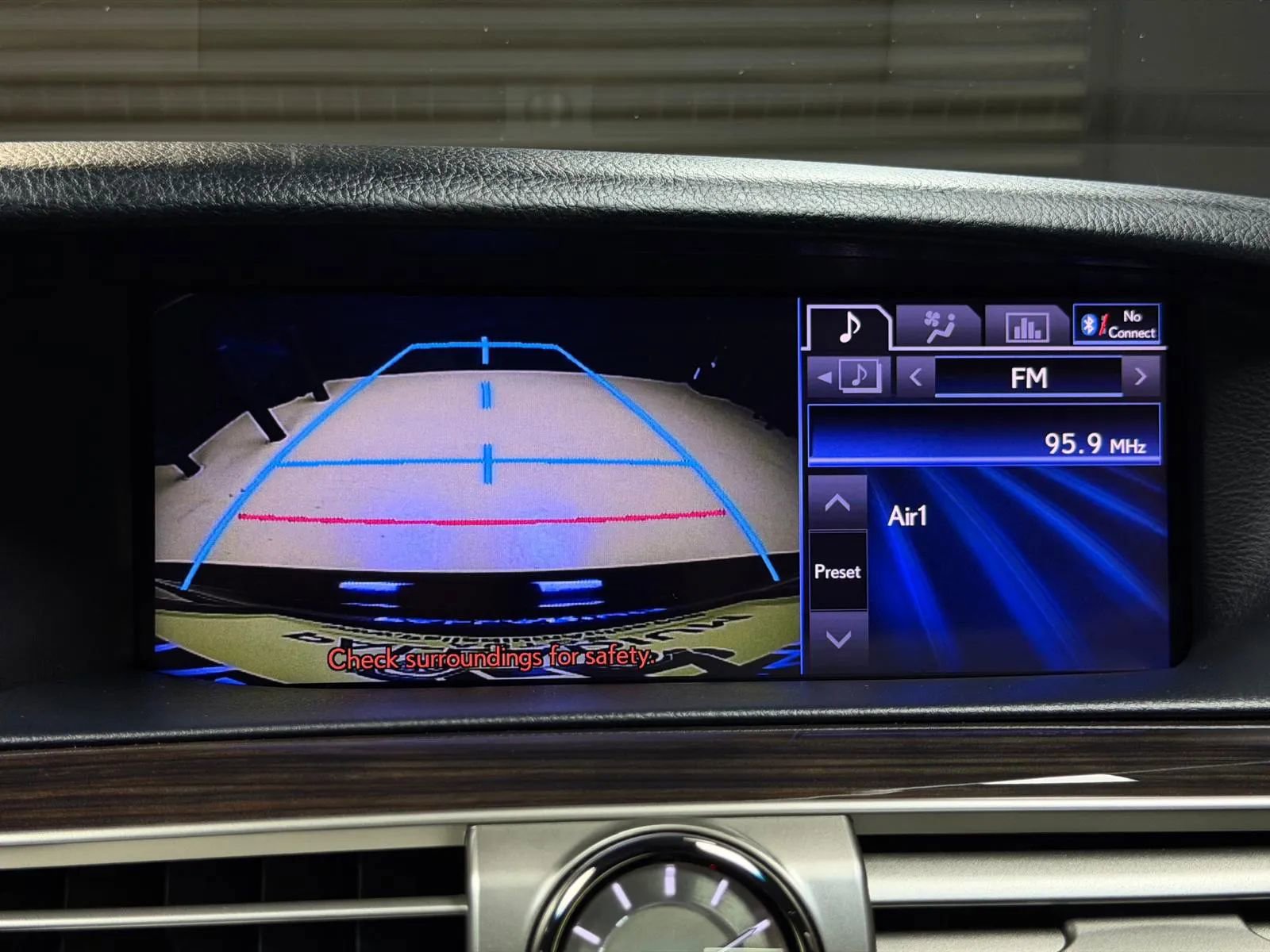 Used 2013 Lexus LS 460 w/ Comfort Pkg image 42