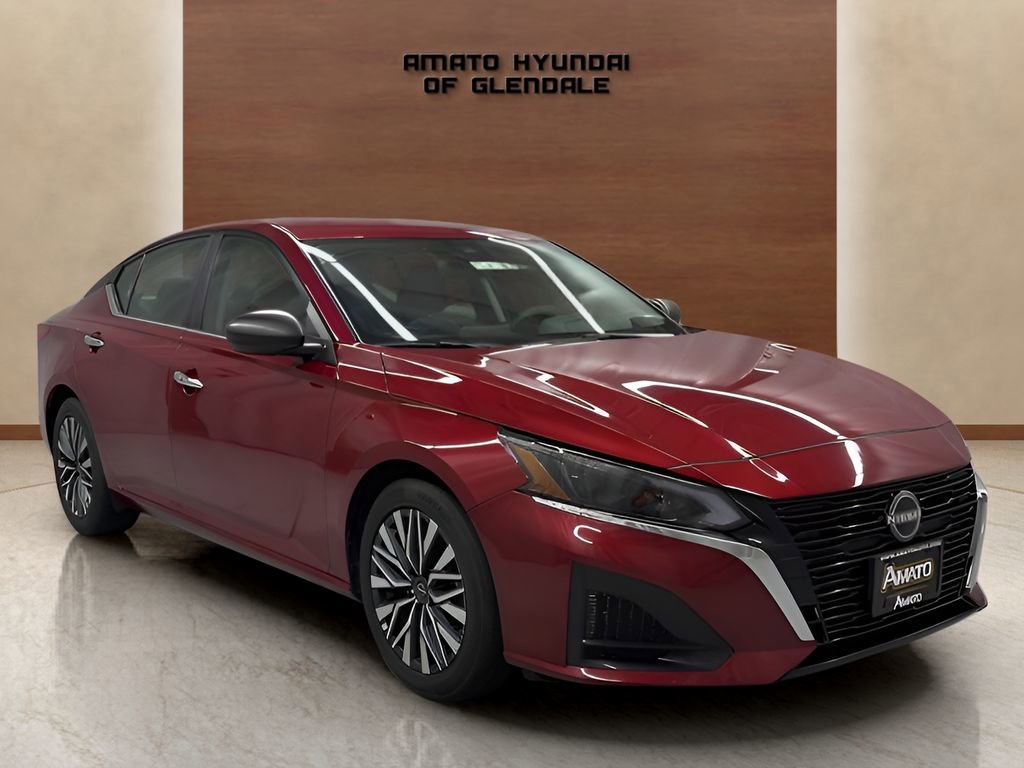 Used 2025 Nissan Altima 2.5 SV FWD image 6
