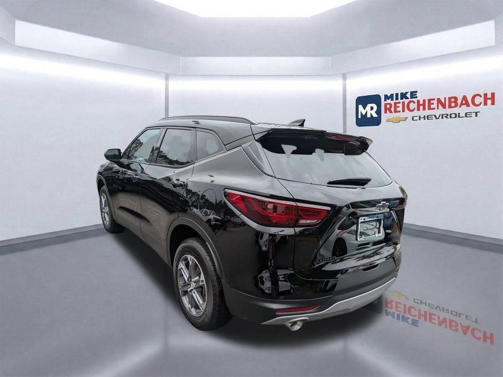 Used 2024 Chevrolet Blazer LT w/ Convenience Package FWD image 6