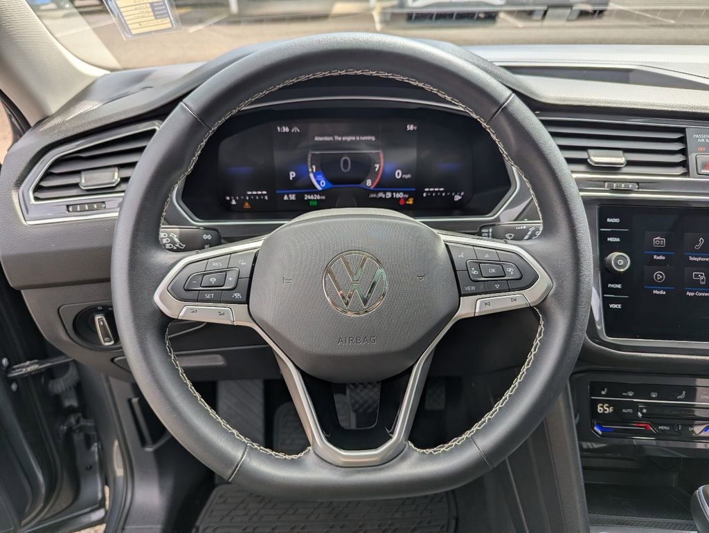 Certified 2024 Volkswagen Tiguan SE w/ Panoramic Sunroof Package image 13