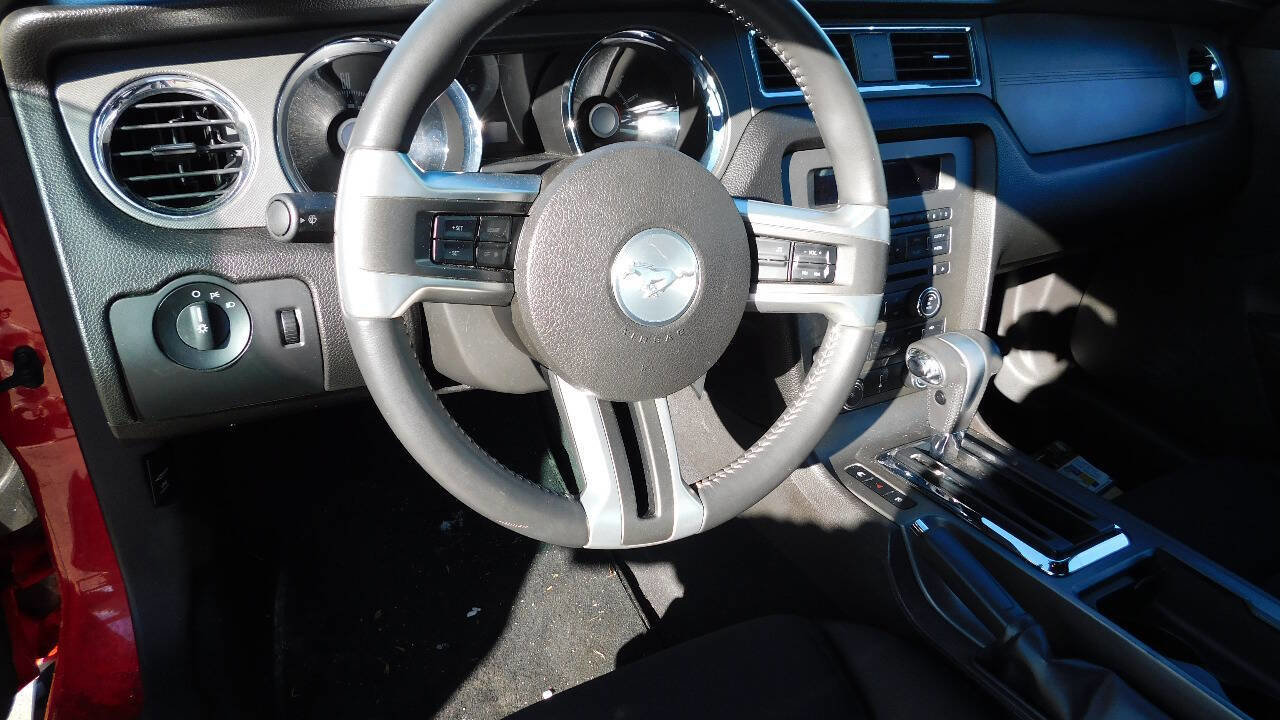 Used 2010 Ford Mustang Premium image 19