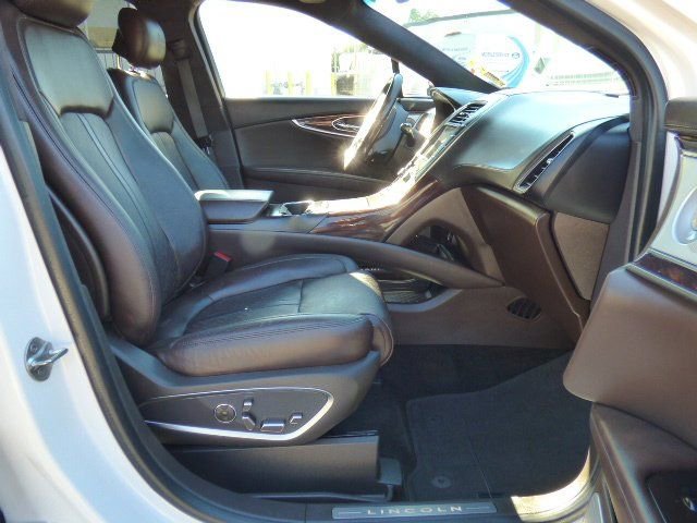 Used 2018 Lincoln MKX Black Label w/ Driver Assistance Package image 11